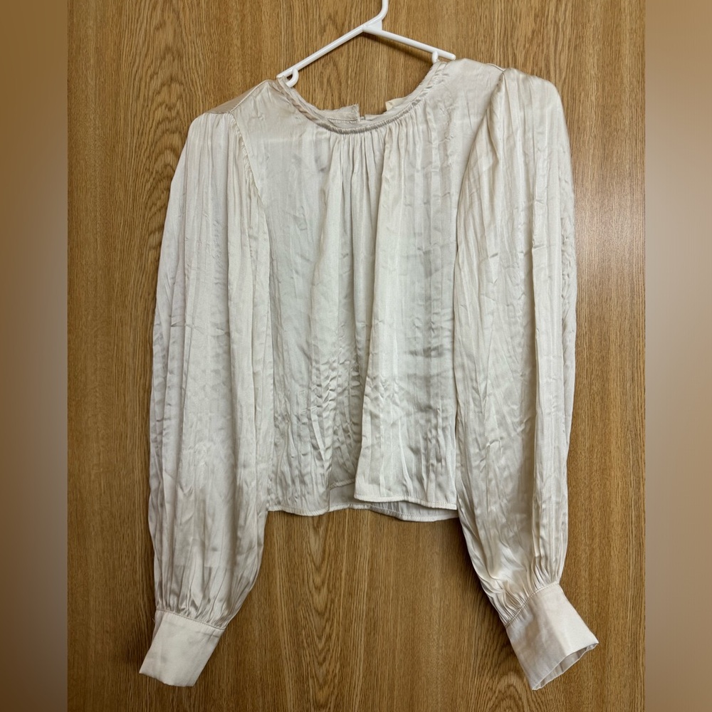 Flowy cropped blouse